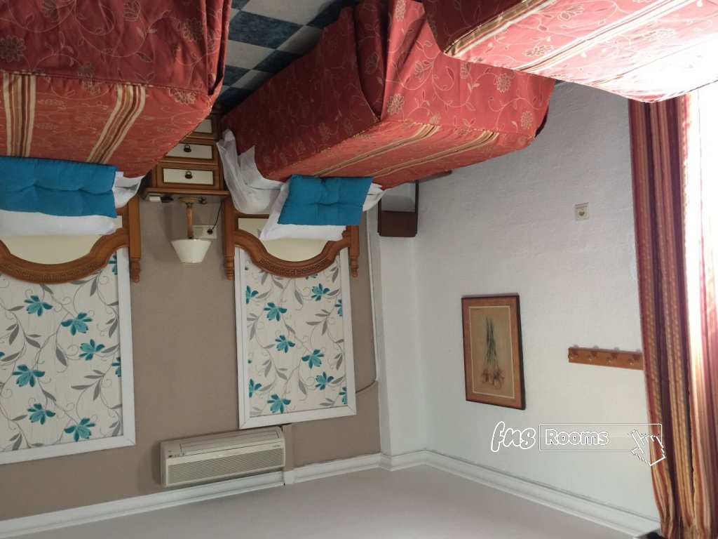 Pension Zurita - Zurita Guesthouse in Granada