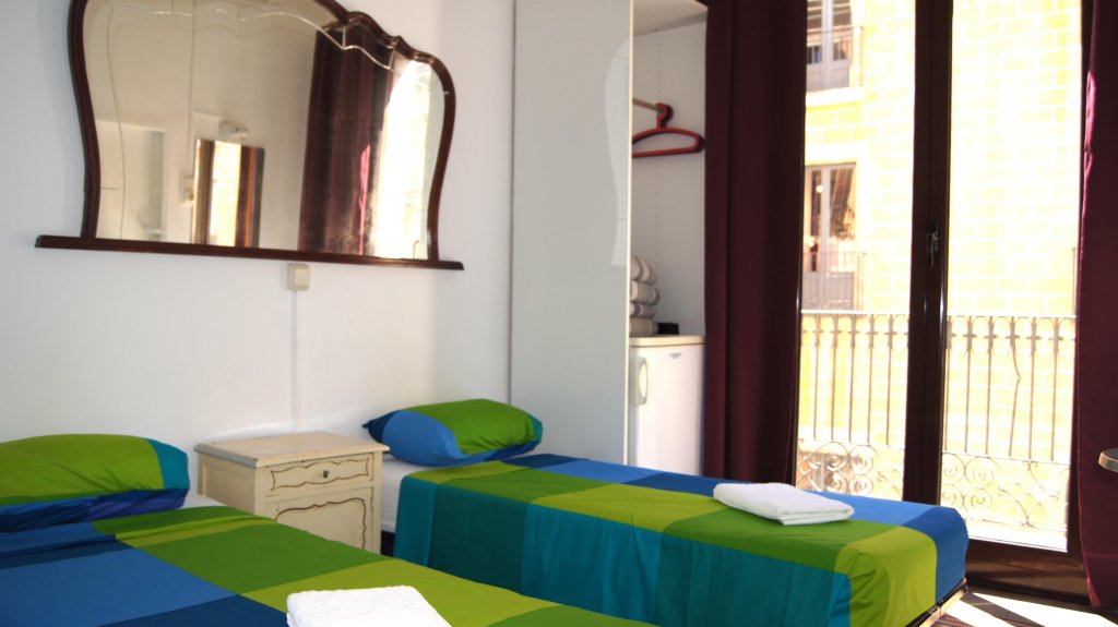 Arosa Guesthouse - Barcelona Guesthouse - Cheap Guesthouse Barcelona