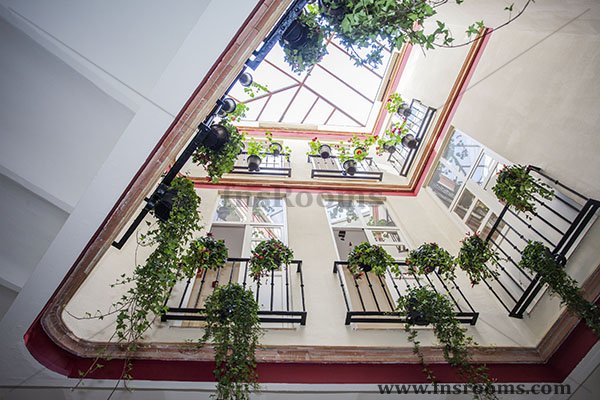 Hostal Callejón del Agua - Seville Hostel
