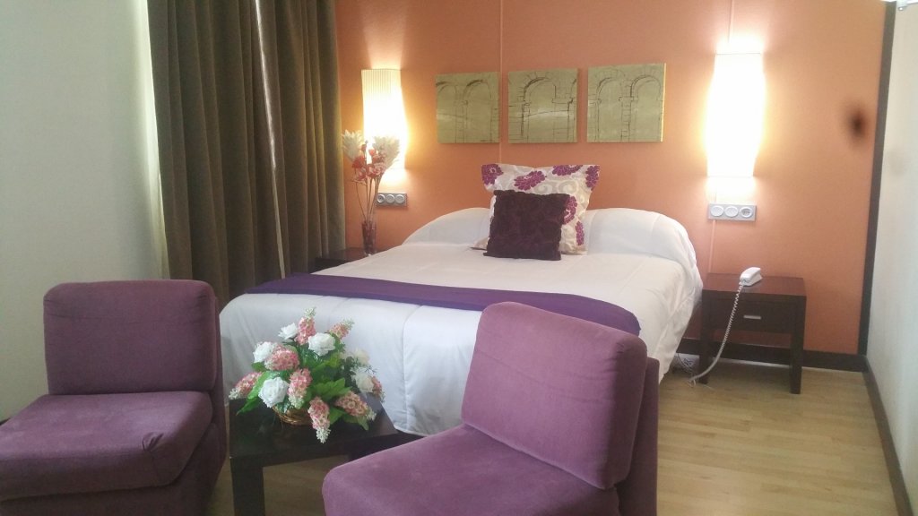 DOUBLE ECONOMIC ROOM WITH DOUBLE BED OR 2 BEDS