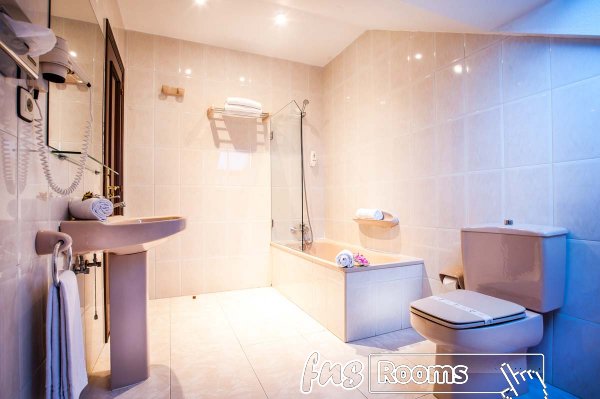 Hotel Don Pepe Ria** Hotel Don Pepe Ria**