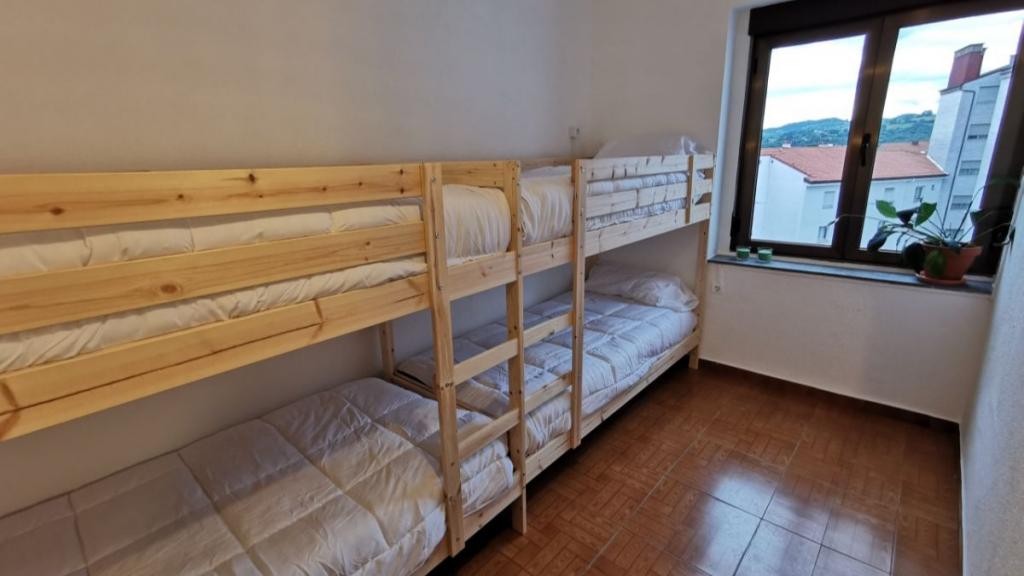 4 bed mixed dormitory room - private bathroom